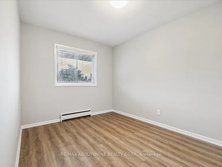 2350 Queensway Dr #3 — Photo 19