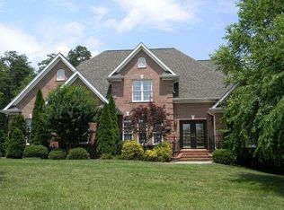 5810 Willow Way Ct, Oak Ridge, NC 27310