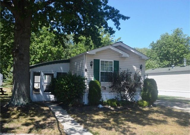 1st image of 8 Carrie Ln #8