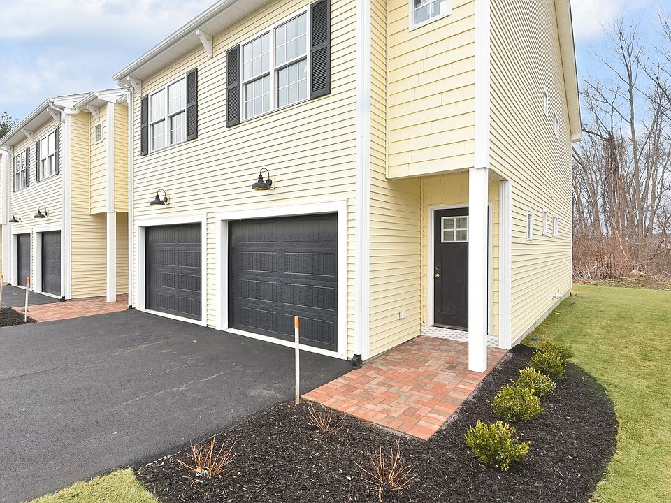Private brick entryway to unit.