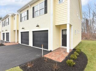 1 Greenwich Ave #10, Warwick, RI 02886