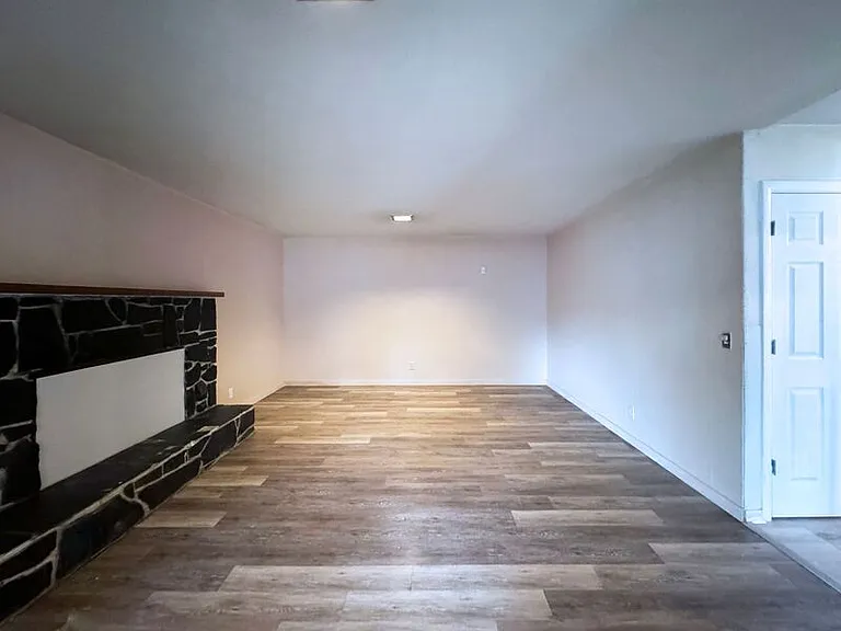 1180 E 37th Ave — Photo 41