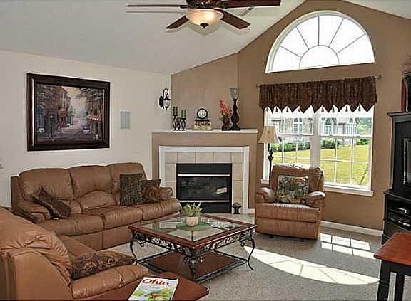 3rd image of 133 Colonial Woods Dr