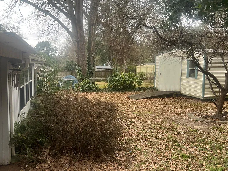 127 Eton Rd — Photo 9