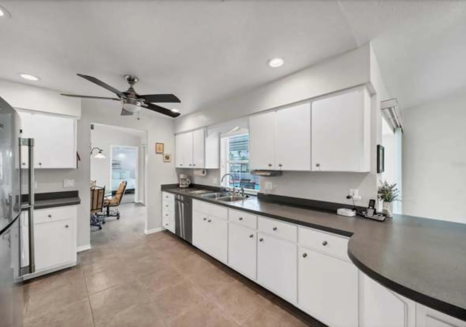 Manasota Key Beach Furnished Home with heated Private Pool — Photo 2