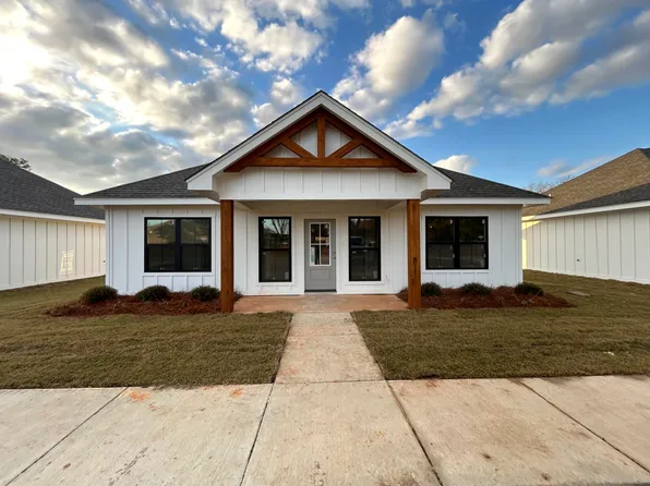 46-100 W Center St, Ackerman, MS 39735