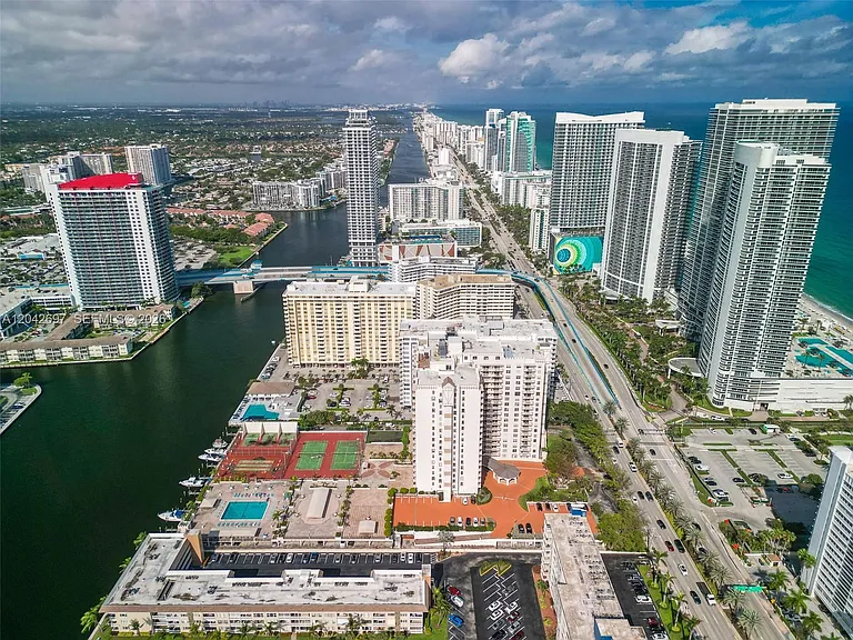 1817 S Ocean Dr #Penthouse 28 — Photo 28