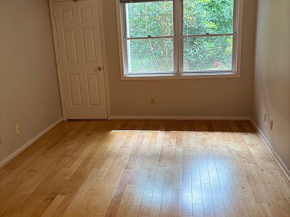 4th image of 351 Pemberwick Rd APT 916