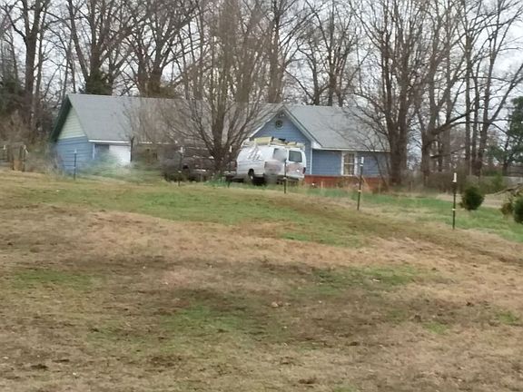 3rd image of 3282 Sunnyside Dr