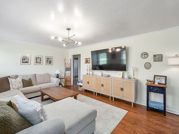 4th image of 224 High St