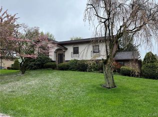 4387 Vista Dr, Nazareth, PA 18064