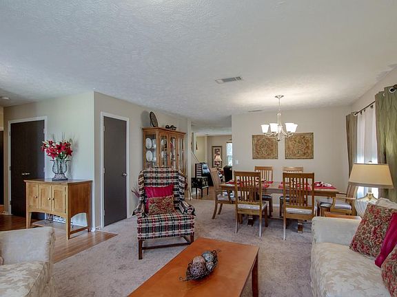 3rd image of 808 General Barksdale Dr