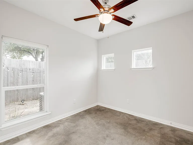 811 Gunter St #B — Photo 12