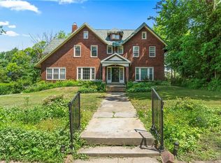 2633 E Overlook Rd, Cleveland Heights, OH 44106