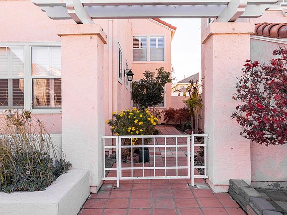 3rd image of 3027 Calle De Las Flores