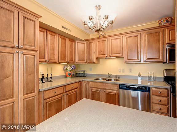 4th image of 765 Fairview Ave APT C