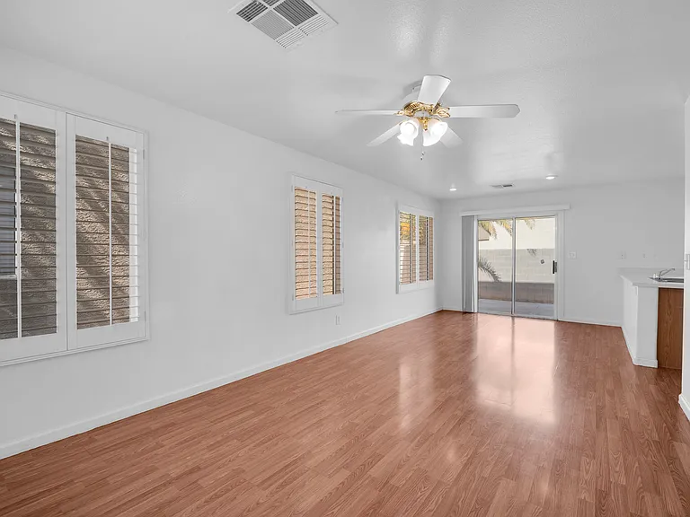 2446 El Valle St — Photo 3