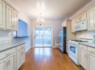 3 Harbor Ln #1, New Rochelle, NY 10805