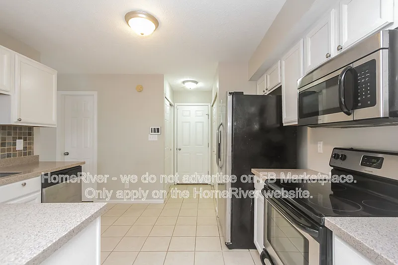 3 bed, 2.5 bath, 1717 sqft, $2,025 — Photo 2