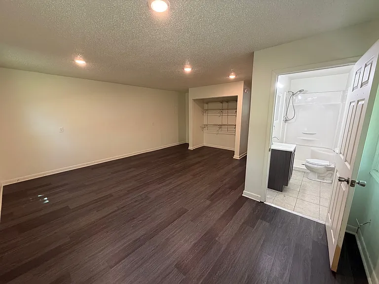 1203 W Bradley Ave — Photo 8