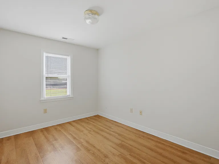 1706 W Moore St — Photo 34