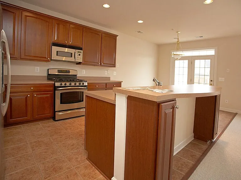 560 Odendhal Ave — Photo 9