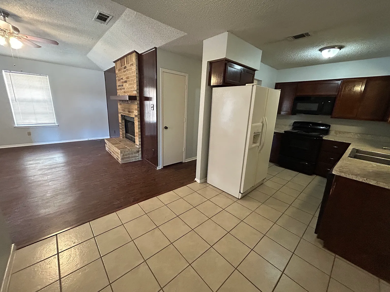 7738 Sable Ln — Photo 2