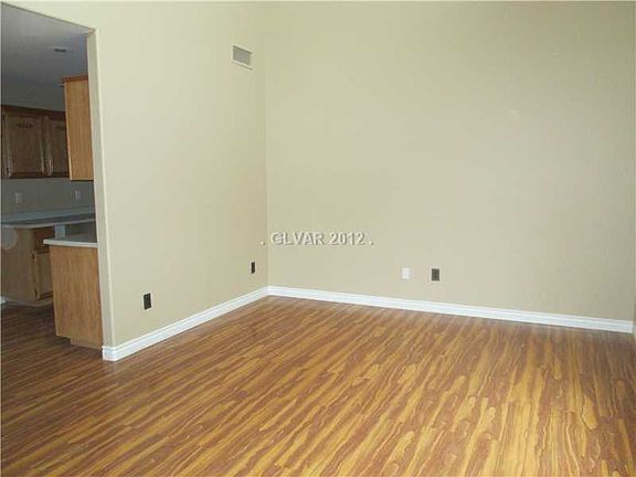 Living room/dining room