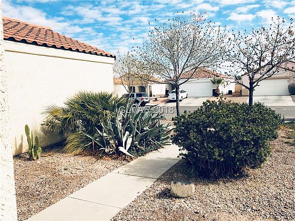 3rd image of 829 Angelus Oaks Dr