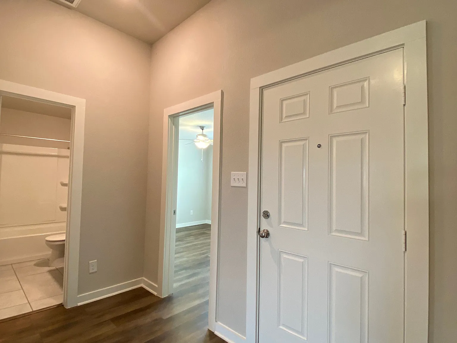 3 bed, 1594 sqft, $1,995 — Photo 3