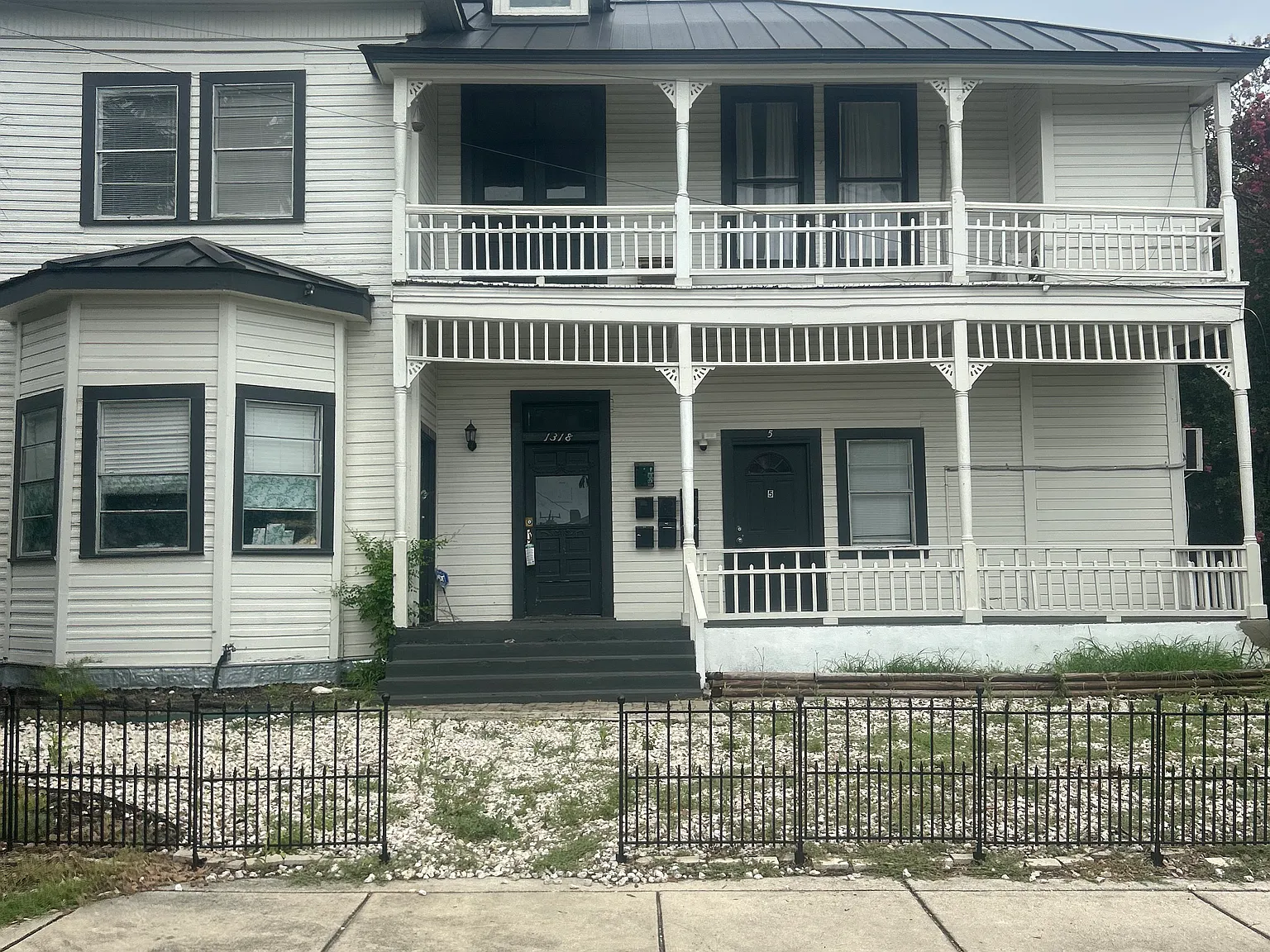 Studio, 425 sqft, $850 — Photo 1