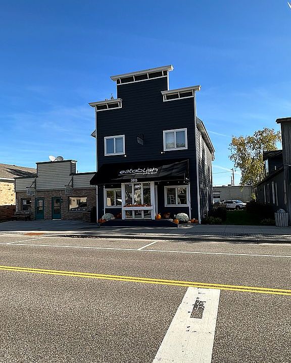 2nd image of 3515 Lake Elmo Ave N