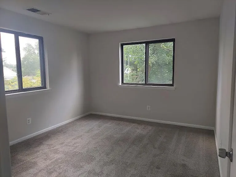 1655 Walnut Ave #B — Photo 7
