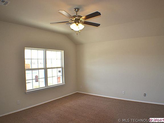 3rd image of 9189 S 250th East Ave
