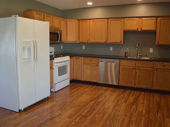 4th image of 8518 Scott Ln