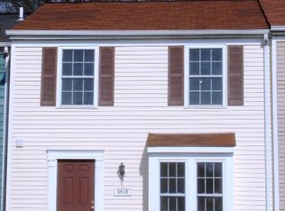 6910 Villa Del Rey Ct, Springfield, VA 22150