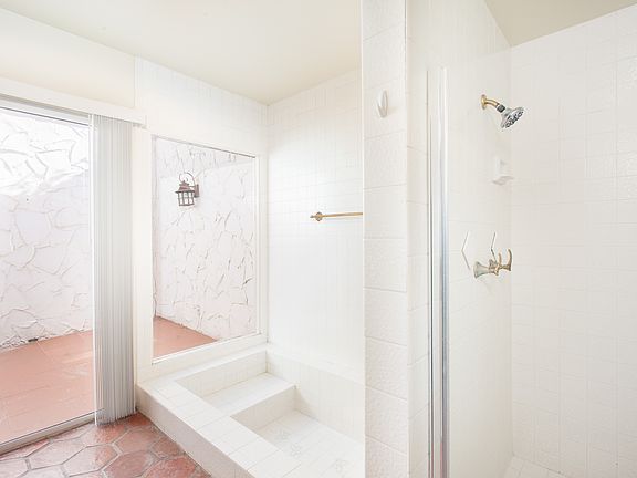 3rd image of 1833 Araby Dr #14