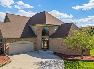 11386 Covered Bridge Ln, Romeo, MI 48065