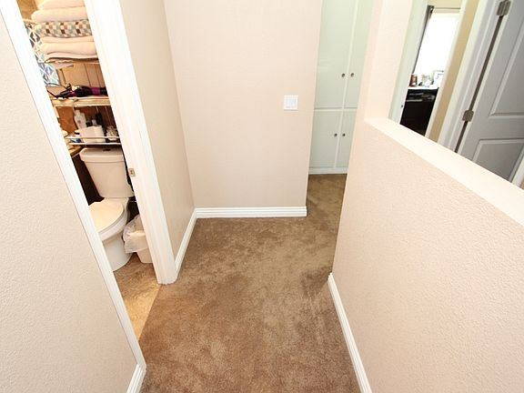 5th image of 952 E Sagebank St