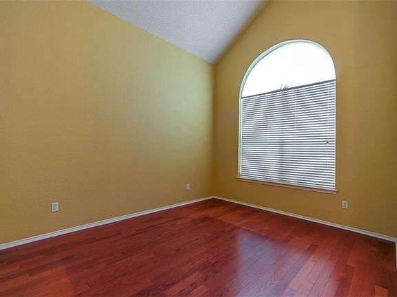 5th image of 3533 Kimble Dr
