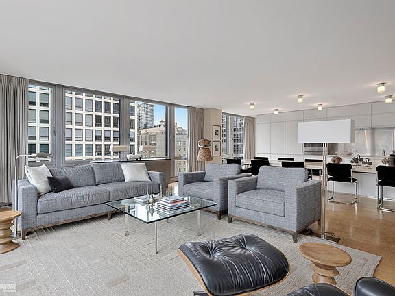 4th image of 860 N Lake Shore Dr APT 20L