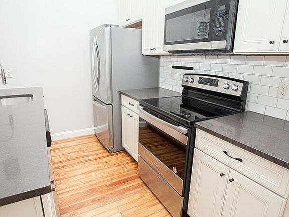 3rd image of 122 S Main St Suite 301