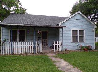 409 Mayfield Ave, El Campo, TX 77437