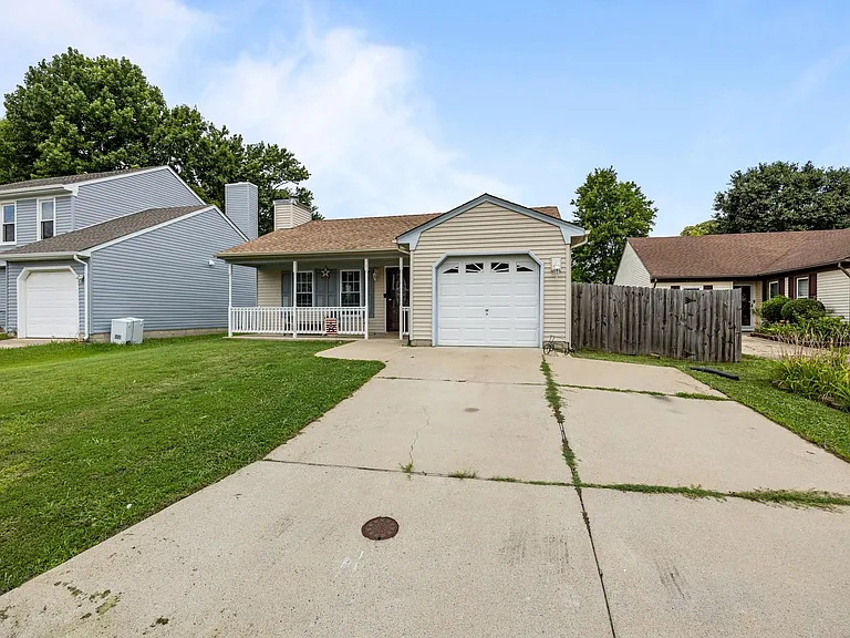 4112 Stillwood Ct — Photo 2
