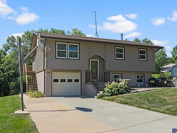 2nd image of 236 Plum Creek Ln