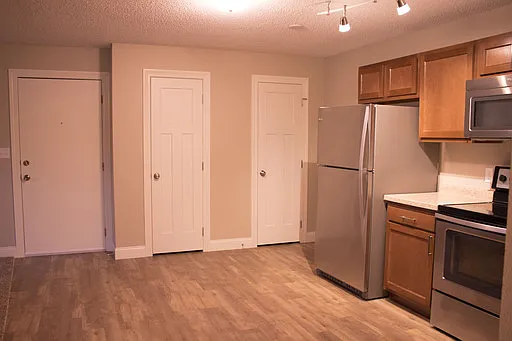 2513 Knight Dr — Photo 2