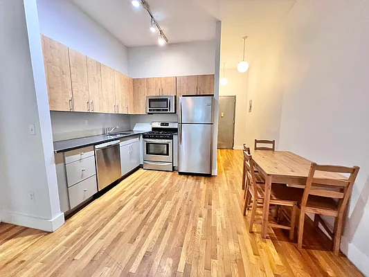 Rented by ERNY LLC | media 4