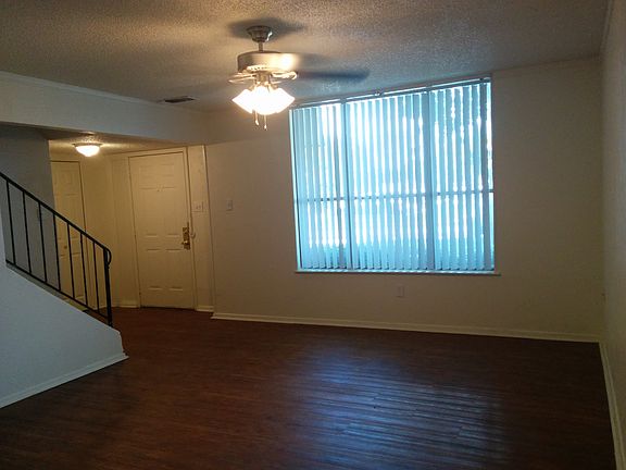 3rd image of 1750 Farleigh Ct