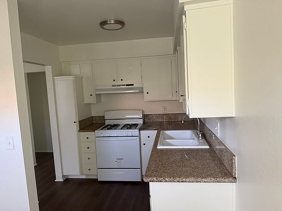 3rd image of 3750 Franklin Ave #8