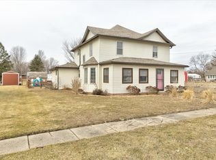 101 S Race St, Cambridge, IA 50046